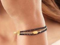 मंगळसूत्र ब्रेसलेटच्या १० मिनिमलिस्टीक डिजाईन्स; हातात शोभून दिसणारा सुंदर दागिना - Marathi News | Mangalsutra Bracelet Designs : Tredy Gold And Diamond Bracelet Designs | Latest sakhi Photos at Lokmat.com