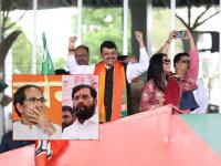 Eknath Shinde: शिंंदेंना रिक्षावाला म्हणून हिनवलं, फडणवीसांनीही उद्धव ठाकरेंना सुनावलं - Marathi News | Eknath Shinde was dismissed as a rickshaw puller, Fadnavis told Uddhav Thackeray | Latest nagpur Photos at Lokmat.com