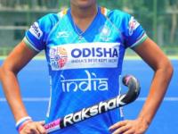 Rani Rampal : प्रचंड गरीब घरात लहानाची मोठी झाली भारतीय हॉकीची 'राणी'; इच्छाशक्तीमुळे आज बनली कोट्यवधींची प्रेरणा - Marathi News | Rani Rampal : Indian women hockey team captain rani rampal biography who lived in a very difficult situation | Latest sakhi Photos at Lokmat.com