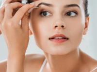 आयब्रो खूप बारीक, विरळ लहान झाल्या आहेत? दाट- भरीव दिसण्यासाठी काय करायचं? - Marathi News | How to Grow Thicker Eyebrows? how to take care of eyebrows? 6 tips, makes it beautiful. | Latest sakhi Photos at Lokmat.com