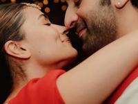 आलिया भट-रणबीर कपूरकडे गुड न्यूज! पाहा रोमॅण्टिक-सुंदर कपलची इश्कवाली लव्हस्टोरी - Marathi News | Good news to Alia Bhatt-Ranbir Kapoor! See the romantic love story of a romantic couple | Latest sakhi Photos at Lokmat.com