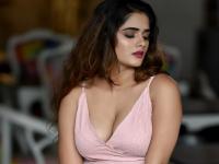 Hotness Alert! भाग्यश्री मोटेच्या कातिल अदांनी घायाळ झाले चाहते - Marathi News | Bhagyashree Mote Shared bold pics on social media | Latest filmy Photos at Lokmat.com