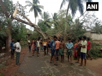 Cyclone Fani : फनी चक्रीवादळ पश्चिम बंगालमध्ये धडकले