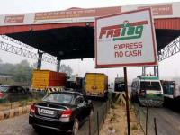 Car FASTag नं सरकारला केलं मालामाल! थेट ५० हजार कोटींची झाली कमाई - Marathi News | nhai-toll-collection-through-fastag-increase-by-46-percent-to-rs-50855-crore-government-huge-money-state-national-highway | Latest business Photos at Lokmat.com