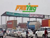 फास्टॅग ब्लॅकलिस्ट होऊ नये, यासाठी नेमके काय करायचे? जाणून घ्या, अन्यथा... - Marathi News | What exactly should be done to avoid FASTag blacklist? | Latest business Photos at Lokmat.com