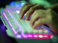 11 वर्षांचा मुलगा यूट्यूबवर शिकला हॅकिंग, अश्लील फोटो व्हायरल करायची धमकी देत वडिलांना मागितली 10 कोटींची खंडणी - Marathi News | 11 year old learned hacking from youtube and demand father to 10 crore ransom money | Latest national Photos at Lokmat.com