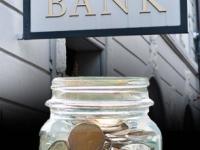 आरबीआयच्या निर्णयानंतर एफडी व्याजदरात मोठे बदल; 'या' 6 बँका देतायेत सर्वाधिक परतावा - Marathi News | check the interest rate before making an fd these 6 banks changed the interest rate in february 2025 | Latest business Photos at Lokmat.com