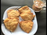 तुम्ही चहाबरोबर काय खाता? बिस्किट आणि चिवडा यापलिकडे काही सूचत नसेल तर हे 9 पदार्थ ट्राय करा! - Marathi News | Make your tea tasy with this variety | Latest food Photos at Lokmat.com