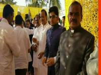 आबांच्या कन्येच्या लग्नात अजितदादा आणि सुप्रिया सुळेंनी केला पाहुणचार - Marathi News | Ajit Pawar and Supriya Sule at R R Patil daughter marriage | Latest maharashtra Photos at Lokmat.com