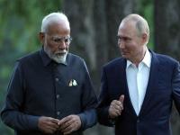 मध्य पूर्वेतील युद्धातच रशियानं भारताला दिली जबरदस्त ऑफर; शत्रू राष्ट्रांना घाम फुटणार - Marathi News | Russia proposes dual-seat Su-57 stealth fighter with full technology transfer to India, including drone-swarm command capability | Latest national Photos at Lokmat.com