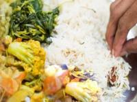 Food Poisoning Causes :उन्हाळ्यात रोजच्या जेवणातील ४ पदार्थांमुळे होऊ शकतं फूड पॉयझनिंग, सावधान.. - Marathi News | Food Poisoning Causes : Food items that causes food poisoning how to prevent foodborne illness | Latest sakhi Photos at Lokmat.com