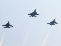 चीन म्हणे, जवळ येत होतं अमेरिकेचं लढाऊ विमान, धमकावून पळवून लावलं - Marathi News | chinese fighter jet pilot orders us plane to divert immediately | Latest international Photos at Lokmat.com