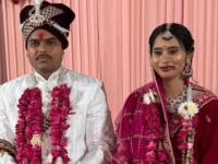 Firoza Khatun : जेलमध्ये जुळलं सूत! प्रेमासाठी ओलांडल्या धर्माच्या सीमा; जेलर फिरोजा खातूनने केलं कैद्यासोबत लग्न - Marathi News | assistant jailer firoza khatun marries former prisoner Bajrang dal performs kanyada during wedding | Latest national News at Lokmat.com