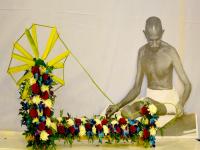 पुष्प उत्सव : पुष्परचनेचा कलात्मक अविष्कार; नाशिककरांना पडली भुरळ - Marathi News |  Flower Festival: Artistic invention of inspiration; Nashikkar fell on love | Latest nashik Photos at Lokmat.com