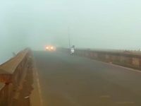 कोल्हापुरात पहाटेपासूनच धुक्याची चादर पसरल्यानं हरवले रस्ते