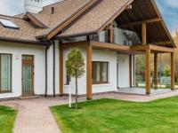 फक्त १०० रुपयांत घर तुमचं! भारतीयांसाठी 'या' देशात घर खरेदी करण्याची सुवर्णसंधी, कशी आहे ऑफर? - Marathi News | Own a Home in France for Just ₹90 Ambert Offers 1 Euro Houses to Revitalize Town | Latest business Photos at Lokmat.com