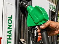 पेट्रोल-डिझेल विसरा, आता १००% इथेनॉलवर चालणाऱ्या गाड्या; नितिन गडकरी नेमकं काय म्हणाले? - Marathi News | Nitin Gadkari on Ethanol: Forget petrol-diesel, now cars run on 100% ethanol; What exactly did Nitin Gadkari say? | Latest business News at Lokmat.com