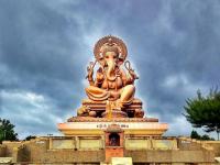 Ganapati Temple: गणपती बाप्पा मोरया! एकदा तरी दर्शन घ्यावेच अशी ‘टॉप ५’ गणेशस्थाने - Marathi News | know about 5 most famous and amazing ganpati mandir in maharashtra | Latest bhakti Photos at Lokmat.com