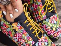 Garba Special Shoes: दांडिया स्पेशल बुटांचे खास डिझाईन्स, कितीही खेळा पाय दुखणार नाहीत - Marathi News | garba dandiya special footwear latest patterns, garba dandiya special shoes for navratri 2025 | Latest sakhi Photos at Lokmat.com