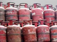 LPG Gas Cylinder Booking Rules : गॅस सिलिंडर बुकिंगशी संबंधित २ नवीन अपडेट्स, एलपीजी पुरवठ्याबाबत सरकारने काय सांगितले? जाणून घ्या - Marathi News | LPG gas cylinder booking rules 2 new updates related to gas cylinder booking, what did the government say about LPG supply? Know | Latest national Photos at Lokmat.com