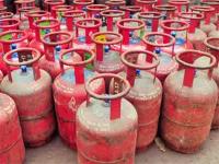 Cylinder Expiry Date: तुम्हीही LPG Cylinder वापरत असाल तर तुमच्यासाठी 'ही' महत्त्वाची माहिती! - Marathi News | you can know about cylinder expiry date here it is useful information | Latest business Photos at Lokmat.com