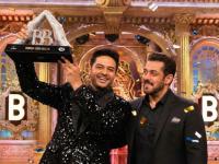 Bigg Boss 19: गौरव खन्नाने करुन दाखवलं! 'बिग बॉस १९'च्या ट्रॉफीवर कोरलं नाव - Marathi News | gaurav khanna winner of Bigg Boss 19 grand finale salman khan pranit more | Latest filmy News at Lokmat.com Bigg Boss 19: गौरव खन्नाने करुन दाखवलं! 'बिग बॉस १९'च्या ट्रॉफीवर कोरलं नाव - Marathi News | gaurav khanna winner of Bigg Boss 19 grand finale salman khan pranit more | Latest filmy News at Lokmat.com