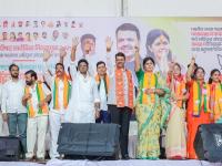 Georai Nagar Parishad Election Result 2025: गेवराईत भाजपचे कमळ फुलले; नगराध्यक्षपदाच्या उमेदवार गीता पवार विजयी - Marathi News | Georai Nagar Parishad Election Result 2025: BJP's lotus bloomed in Georai; Mayor candidate Geeta Pawar wins | Latest beed News at Lokmat.com