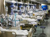 Omicron Variant : ओमायक्रॉनचे थैमान! 'या' राज्याने वाढवलं टेन्शन; ICU आणि ऑक्सिजन बेडच्या मागणीत मोठी वाढ - Marathi News | omicron havoc in kerala demand for oxygen beds and sharp increase in icu cases more impact on elderly | Latest national Photos at Lokmat.com