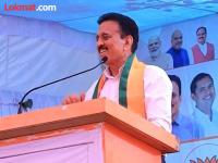 "थकून घरी गेल्यावर नवरा बायकोने मच्छरदाणीत झोपा"; बांधकाम कामगारांवर बोलताना गिरीश महाजन यांचा सल्ला - Marathi News | Minister Girish Mahajan advises construction workers to sleep under mosquito nets | Latest maharashtra News at Lokmat.com "थकून घरी गेल्यावर नवरा बायकोने मच्छरदाणीत झोपा"; बांधकाम कामगारांवर बोलताना गिरीश महाजन यांचा सल्ला - Marathi News | Minister Girish Mahajan advises construction workers to sleep under mosquito nets | Latest maharashtra News at Lokmat.com