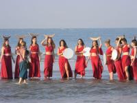 नववर्षाच्या स्वागतासाठी पर्यटकांची गोव्यात अलोट गर्दी - Marathi News | Tourists to welcome New Year in Goa | Latest goa Photos at Lokmat.com