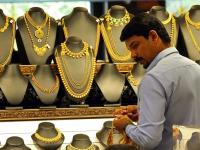 सोन्याच्या बाजारात मोठी खळबळ: रशिया, तुर्कीसह बड्या देशांकडून सोन्याची धडाधड विक्री; नेमकं कारण काय? - Marathi News | Gold Price Drop April 2026 Marathi Big stir in the gold market: Big countries including Russia and Turkey are selling gold in droves; What is the real reason? | Latest business News at Lokmat.com सोन्याच्या बाजारात मोठी खळबळ: रशिया, तुर्कीसह बड्या देशांकडून सोन्याची धडाधड विक्री; नेमकं कारण काय? - Marathi News | Gold Price Drop April 2026 Marathi Big stir in the gold market: Big countries including Russia and Turkey are selling gold in droves; What is the real reason? | Latest business News at Lokmat.com