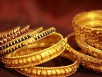 Gold Price Today : सोन्याच्या दरात मोठी घसरण, जाणून घ्या 10 ग्रॅमचा भाव - Marathi News | Gold, Silver prices today: Precious metal records marginal dip Check latest rates here | Latest business Photos at Lokmat.com