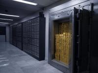 स्ट्रॉंग रूममधील ३० सोन्याची पाकिटे गायब; अधिकारी निघाला चोर, कॅनरा बँकेत ७ कोटींचा डल्ला - Marathi News | 30 gold packets missing from strong room; Officer turns out to be thief, Canara Bank loses Rs 7 crore | Latest crime News at Lokmat.com