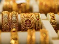 पाहुणी म्हणून आली, लाखोंचे दागिने घेऊन पसार झाली; बंगळुरुमध्ये महिलेला अटक - Marathi News | Came as a guest, fled with jewellery worth lakhs; Woman arrested in Bengaluru | Latest crime News at Lokmat.com