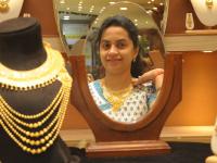 जाणून घ्या.... सोन्याच्या व्यवहारात किती लागतो टॅक्स ! - Marathi News | how much tax in gold deal! | Latest business Photos at Lokmat.com