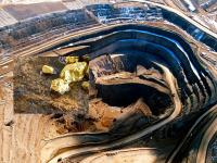 दर दिवशी काढलं जातं शेकडो टन सोनं, हे ठिकाण आहे जगातील खरी ‘KGF’ - Marathi News | Hundreds of tons of gold are mined every day, this place is the real 'KGF' of the world | Latest international Photos at Lokmat.com