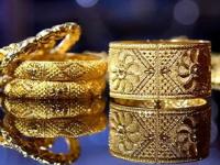 १० ग्रॅम सोन्याचा भाव पुन्हा गगनाला; २४, २२ आणि १८ कॅरेट सोन्याची नवी किंमत काय? - Marathi News | gold silver price what is the price of 10 grams gold today | Latest business Photos at Lokmat.com