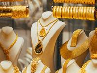 महिन्यात सोन्याचा भाव ५ हजाराने वाढला; अर्थसंकल्पानंतर सोने खरेदी करावे की विक्री? - Marathi News | budget 2025 gold price buy or sell what to do with gold in times of volatility | Latest business Photos at Lokmat.com