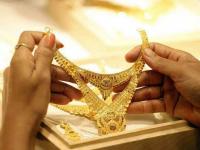 Todays Gold Rate Diwali: १७१९ रुपयांपर्यंत स्वस्त झालं सोनं, चांदीतही ३ हजारांपर्यंत घसरण; दिवाळीपूर्वी स्वस्त सोनं खरेदीची संधी - Marathi News | gold price today huge down 1719 rupees silver also dip up to 3000 rupees before diwali 2022 know price dhanteras | Latest business Photos at Lokmat.com