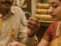 चांदी ६ हजारांनी महागली तर सोन्यातही मोठी वाढ! 'या' कारणामुळे मौल्यवान धातूत पुन्हा तेजी - Marathi News | Gold Price Hits ₹1,60,794 Silver Jumps by ₹6,000 in a Single Day Amid Global Tensions | Latest business Photos at Lokmat.com