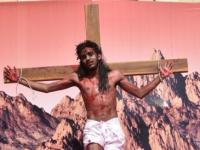 गूड फ्रायडे : नागपुरात ख्रिस्ती बांधवांनी केले प्रभू येशू ख्रिस्ताचे स्मरण - Marathi News | Good Friday: Christians remembered Lord Jesus Christ in Nagpur | Latest nagpur Photos at Lokmat.com