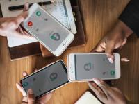 अ‍ॅपल लवकरच देणार फेसबूक, व्हॉट्सअ‍ॅप युजरना जोरदार धक्का; कॉलिंग बंद होणार? - Marathi News | Apple will restrict Facebook, WhatsApp calling feature soon; user will get shock | Latest tech Photos at Lokmat.com