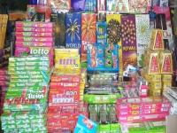 Green Crackers: ग्रीन फटाके म्हणजे काय, ते खरंच प्रदूषणमुक्त आणि पर्यावरणपूरक असतात का?; जाणून घ्या - Marathi News | know about what is green crackers and how they are pollution free price and where to buy | Latest national Photos at Lokmat.com