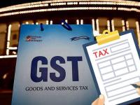 GST रेट स्ट्रक्चरमध्ये मोठा बदल होणार? 12 आणि 18 टक्क्यांचा मिळून एकच 15 टक्क्यांचा स्लॅब होण्याची शक्यता - Marathi News | change in gst rate structure states panel could suggest single 15 percent gst levy | Latest business Photos at Lokmat.com