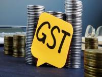 GST मध्ये मध्यमवर्गीयांना दिलासा देण्याची तयारी; केंद्र सरकार सर्वसामान्यांना देणार मोठं गिफ्ट? - Marathi News | Major GST relief on cards as government considers lowering tax rate on common household items | Latest business Photos at Lokmat.com
