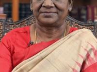 Guru Purnima 2025 : अकाली पोटची पोरं गेली, पतीचेही निधन झाले! झोकून दिलं स्वत:ला समाजासाठी - Marathi News | Guru Purnima 2025: Draupadi Murmu inspiring story, President of India | Latest sakhi Photos at Lokmat.com