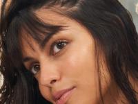 कोरडे-बेजान-चिकट केसही महिनाभरात होतील सिल्की-मऊमऊ! पाहा ‘हा’ सोपा घरगुती उपाय - Marathi News | home made hair serum for silky and shiny hair, how to keep hair soft, silky and shiny, how to get rid of frizzy hair | Latest sakhi Photos at Lokmat.com