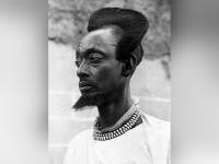 १०० वर्ष जुने हे फोटो पाहून तुमच्या लक्षात येईल हेअरस्टाइल करणे पूर्वजांनीच शिकवलंय! - Marathi News | hairstyles of 100 years ago | Latest social-viral Photos at Lokmat.com