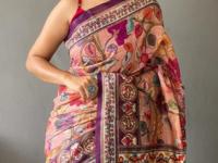 National Handloom Day 2025 : हातमाग साड्यांची श्रीमंतीच न्यारी, साडी एकाहून एक भारी! पाहा लोकप्रिय हॅण्डलूम साड्या - Marathi News | handloom saree designs, traditional handloom saree patterns | Latest sakhi Photos at Lokmat.com