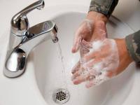 पुन्हा पुन्हा हात धुतल्यानेही होतो आजार, कारण वाचून व्हाल थक्क! - Marathi News | Washing hands too often can make you sick | Latest health Photos at Lokmat.com